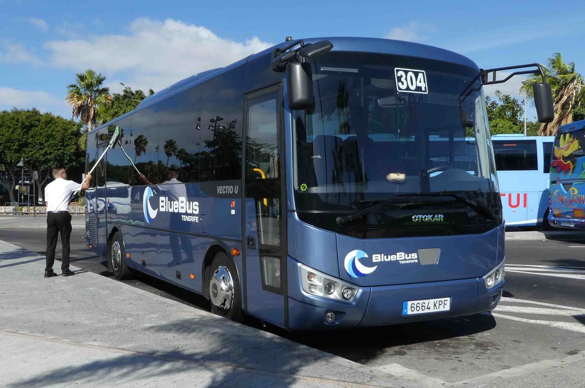 Otokar Vectio U von BLUE BUS TENERIFE steht am Flughafen Teneriffa Sd