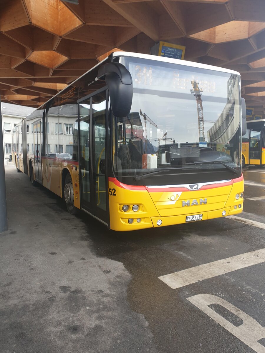 Postauto Wallis - Nr. 52/VS 358'319 -PID 11211 - MAN (ex TMR Martigny) le 2 février 2022 à la gare de Sion