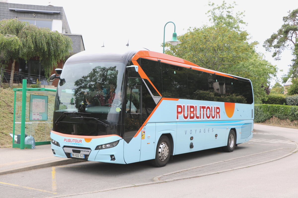 Publitour, Annonay - HH 822 GJ - Neoplan am 5. Juni 2026 in Port Blanc
