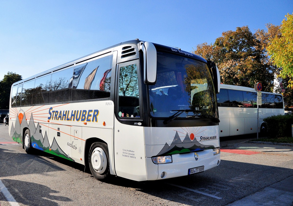 Renault Iliade von Strahlhuber Reisen / BRD im Herbst 2013 in Krems.