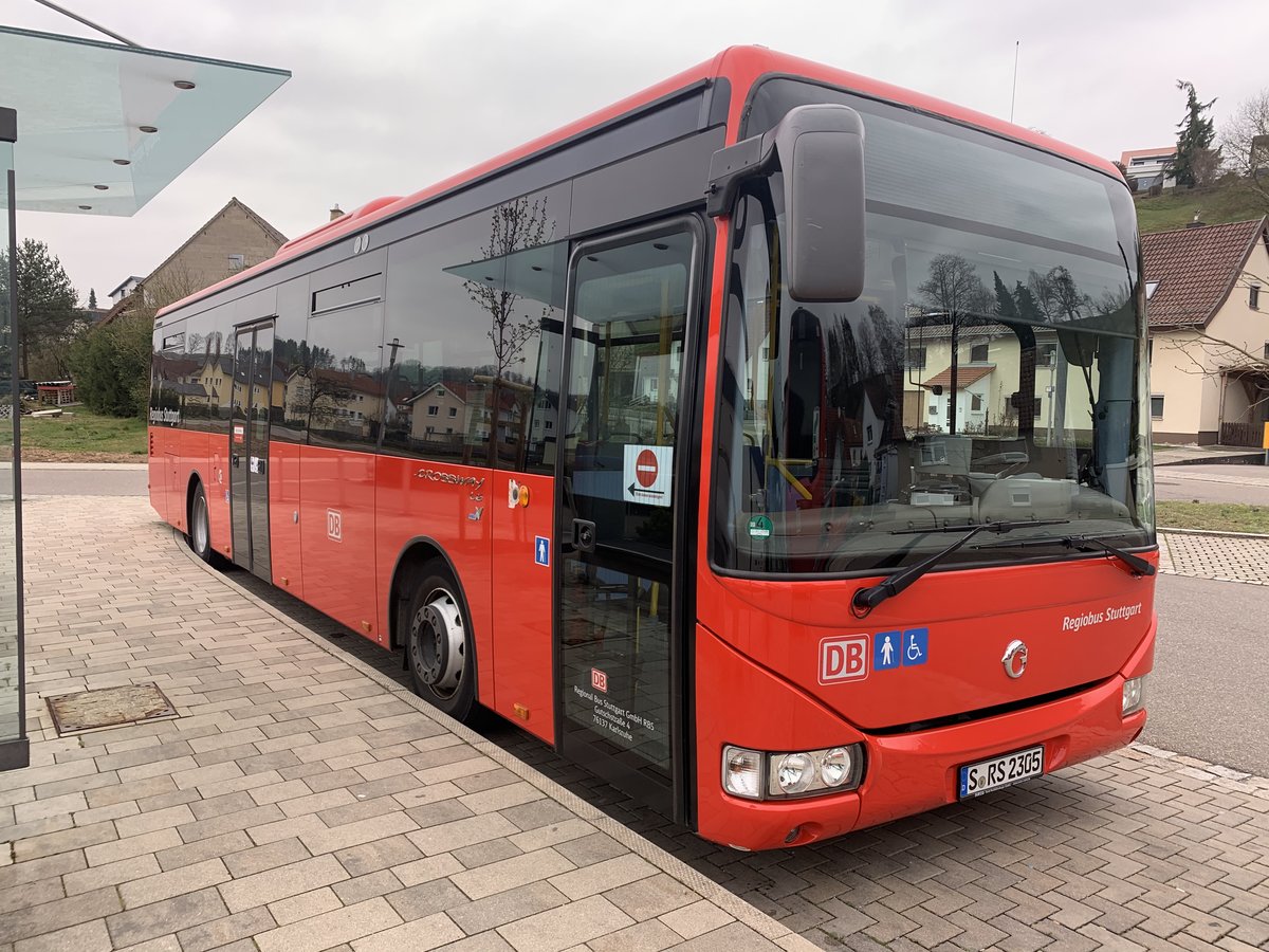 S-RS 2305 (Baujahr 2013) von Regiobus Stuttgart steht am 29.3.2020 am ZOB in Abtsgmnd.