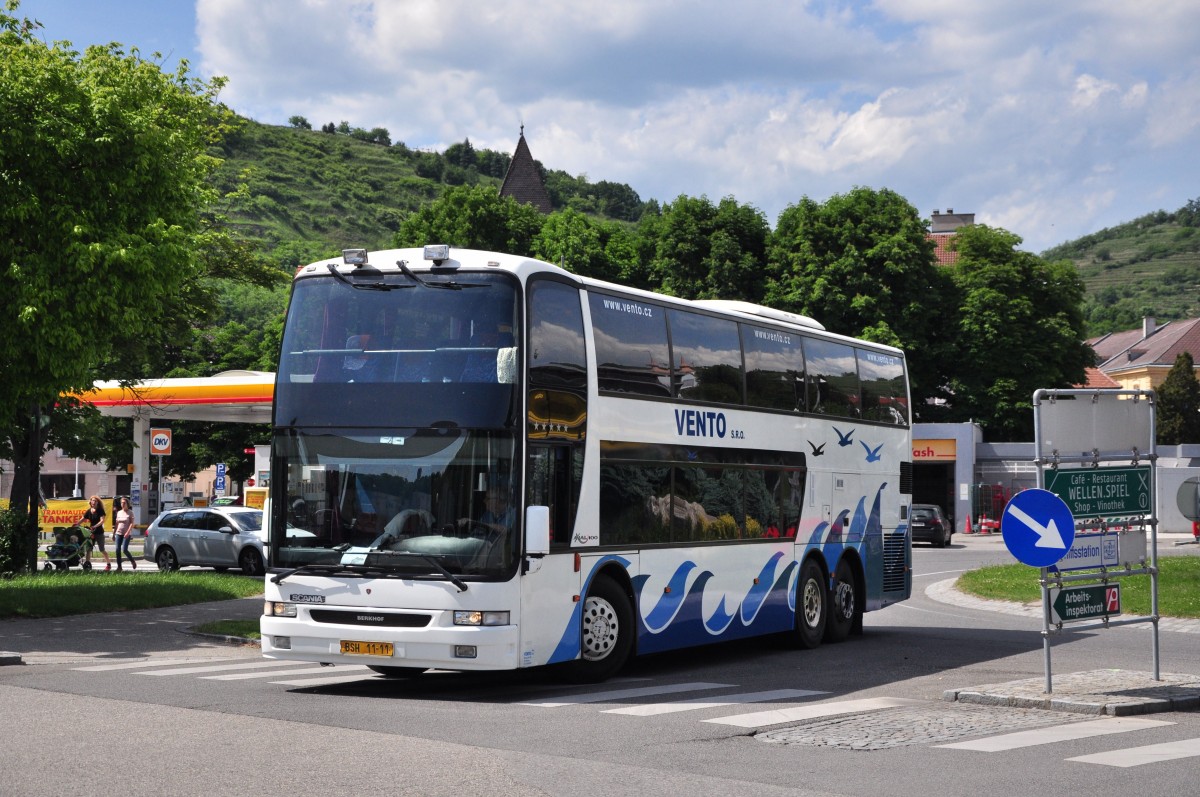 Scania Berkhof Axial 100 von Vento aus der CZ im Mai 2015 in Krems gesehen.