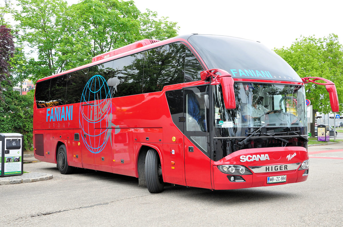 Scania - Higer A 90 von Faniani aus der SLO in Krems gesehen.