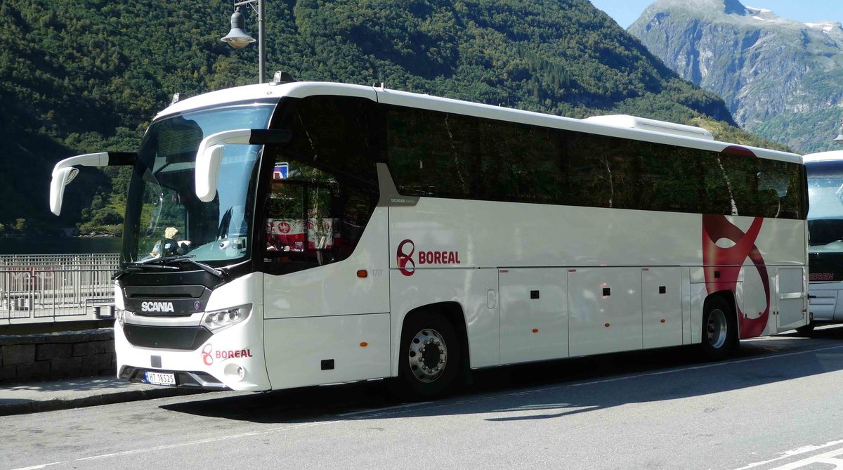 Scania Interlink von  BOREAL  abgestellt im August 2017 in Geiranger