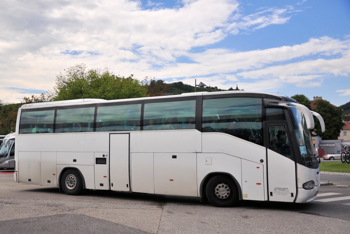 Scania Irizar aus Ungarn am 12.Juli 2014 in Krems gesehen.