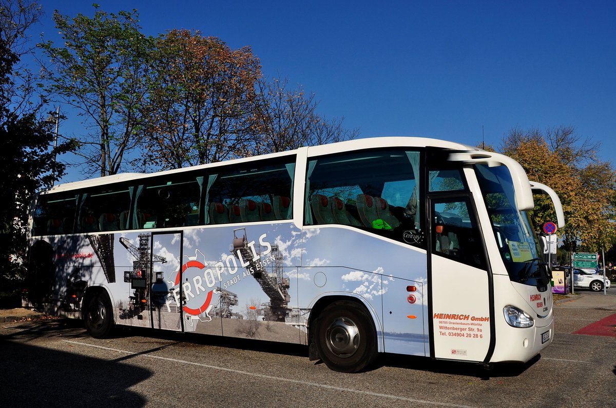 Scania Irizar von Heinrich Reisen aus der BRD in Krems gesehen.