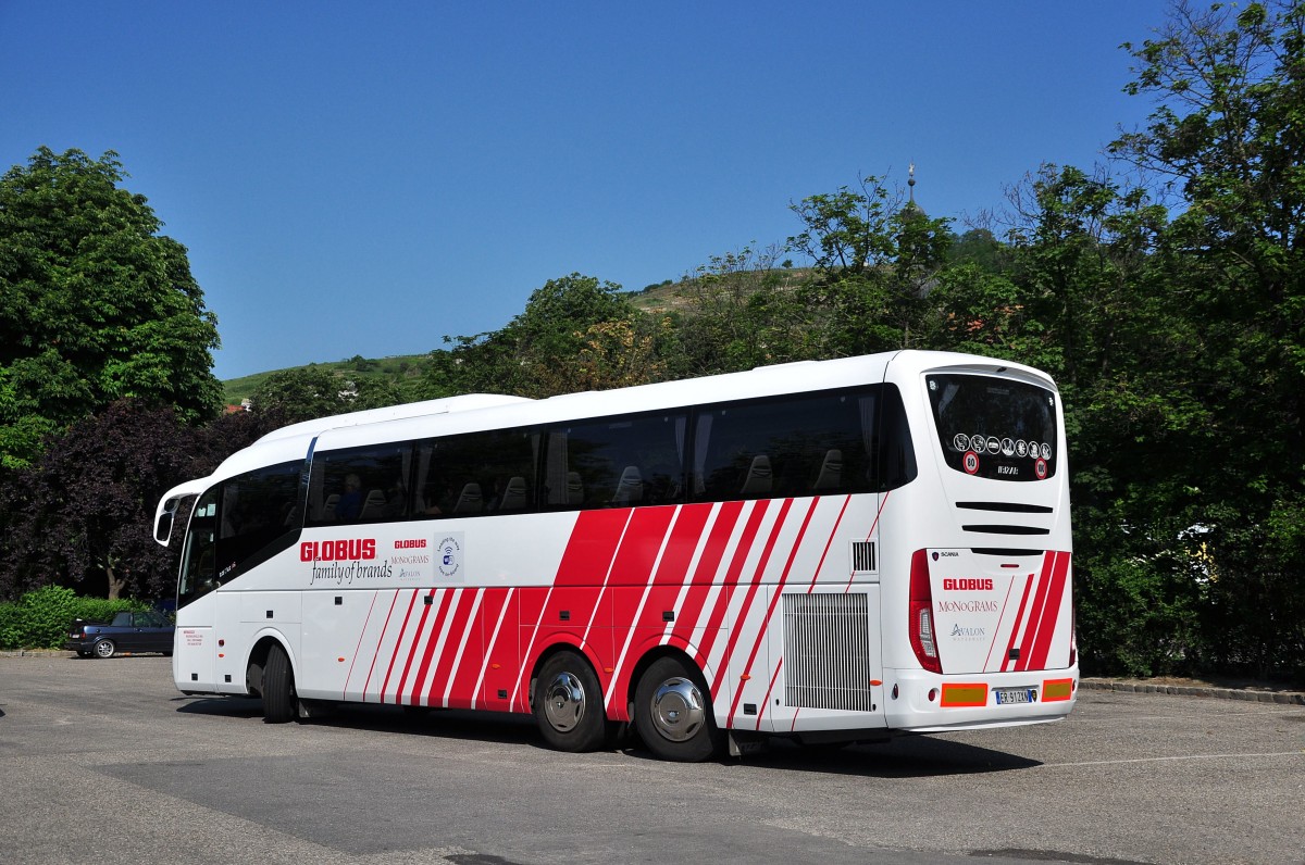 Scania Irizar I6 von Mengozzi aus Italien im Juni 2015 in Krems gesehen.