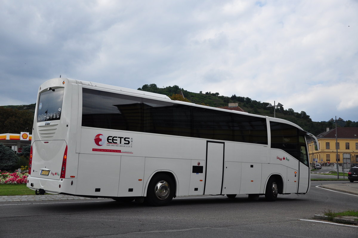 Scania Irizar von Kanada Busz aus Ungarn in Krems gesehen.