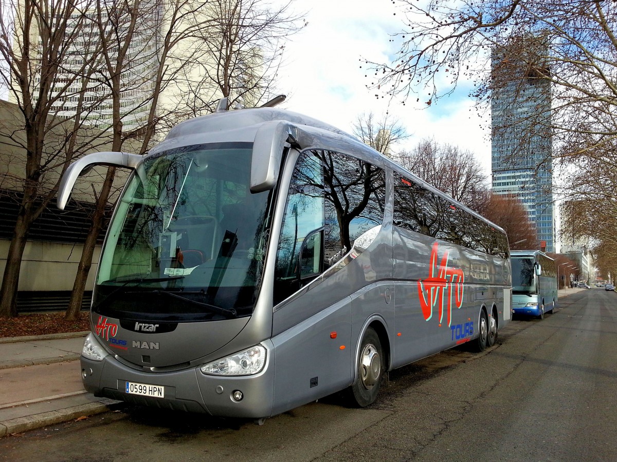 Scania Irizar PB aus Spanien im Dez.2013 in Wien gesehen.