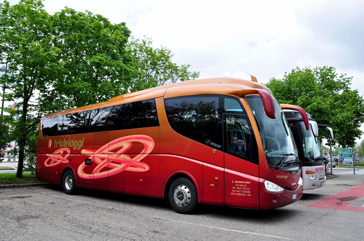 Scania Irizar von Zammataro aus Italien am 2.5.2015 in Krems.