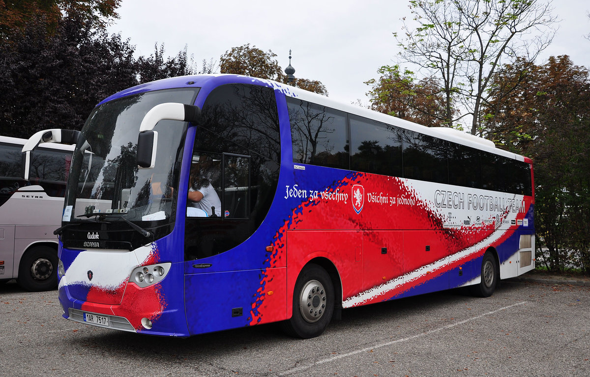 Scania OmiExpress con Cedok aus der CZ in Krems gesehen.