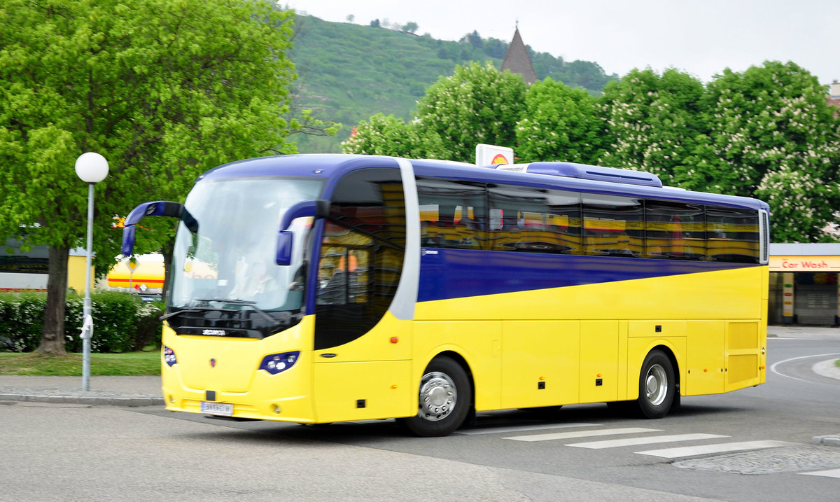 Scania OmniExpress aus sterreich in Krems gesehen.