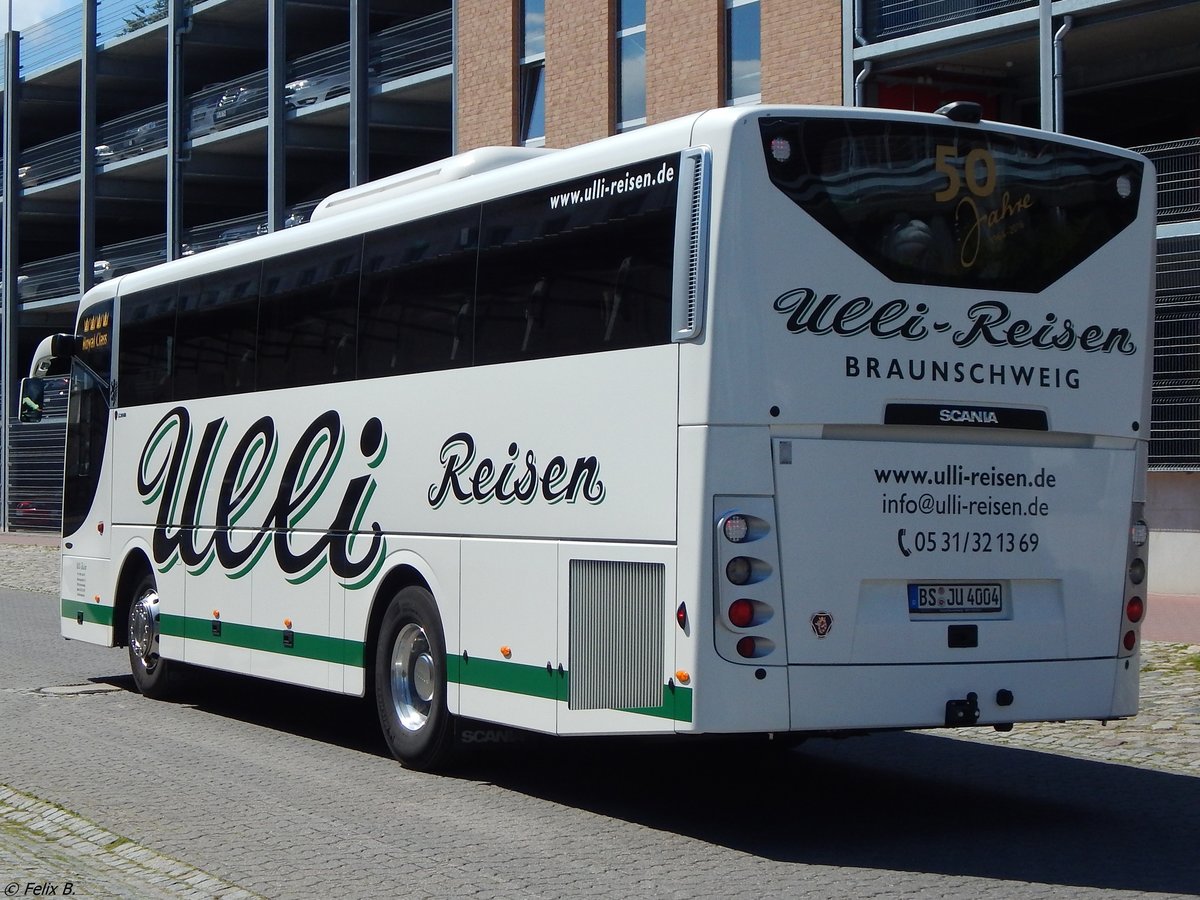 Scania OmniExpress von Ulli-Reisen aus Deutschland im Stadthafen Sassnitz.