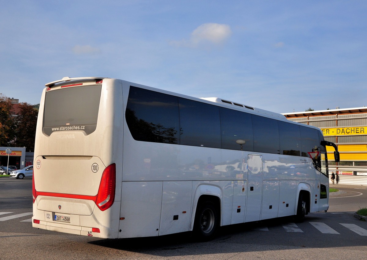 Scania Touring-Higer aus der CZ am 12.10.2014 in Krems.