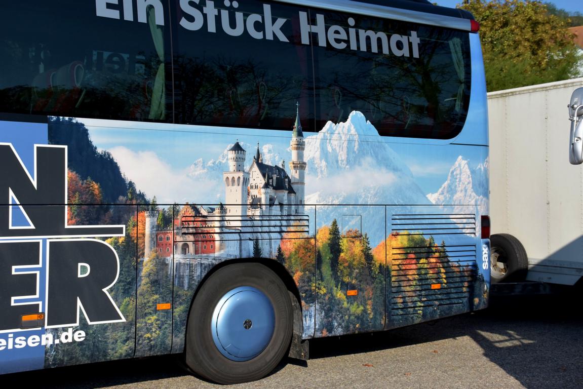 Schnes Aussendekor am Setra 411 HD von Oppenrieder Reisen aus der BRD.