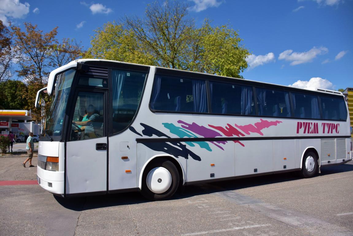 Setra 300er-Serie von PYEM TYPC Reisen im August 2017 in Krems.