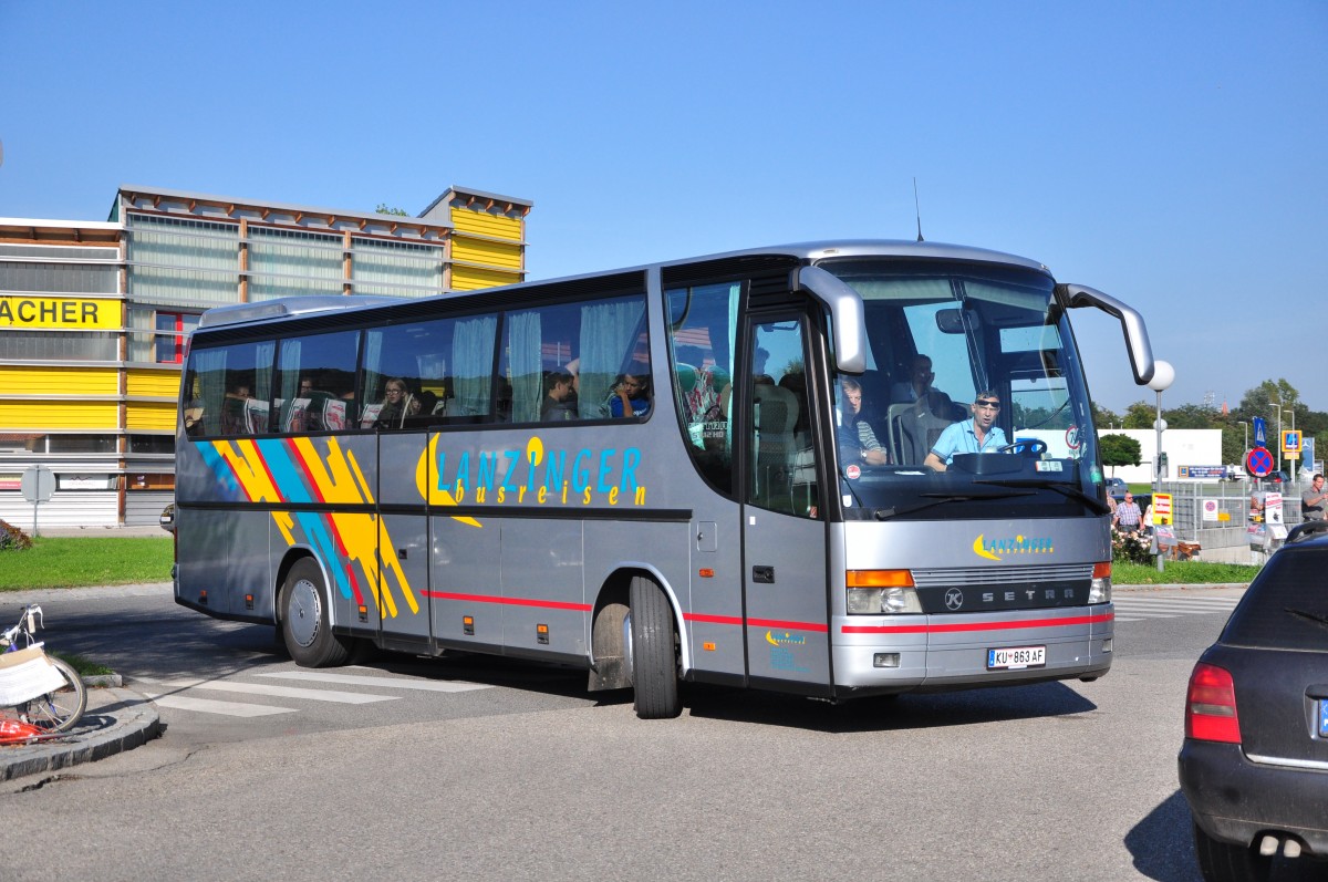 Setra 312 HD von Lanzinger Reisen aus sterreich am 28.9.2014 in Krems.