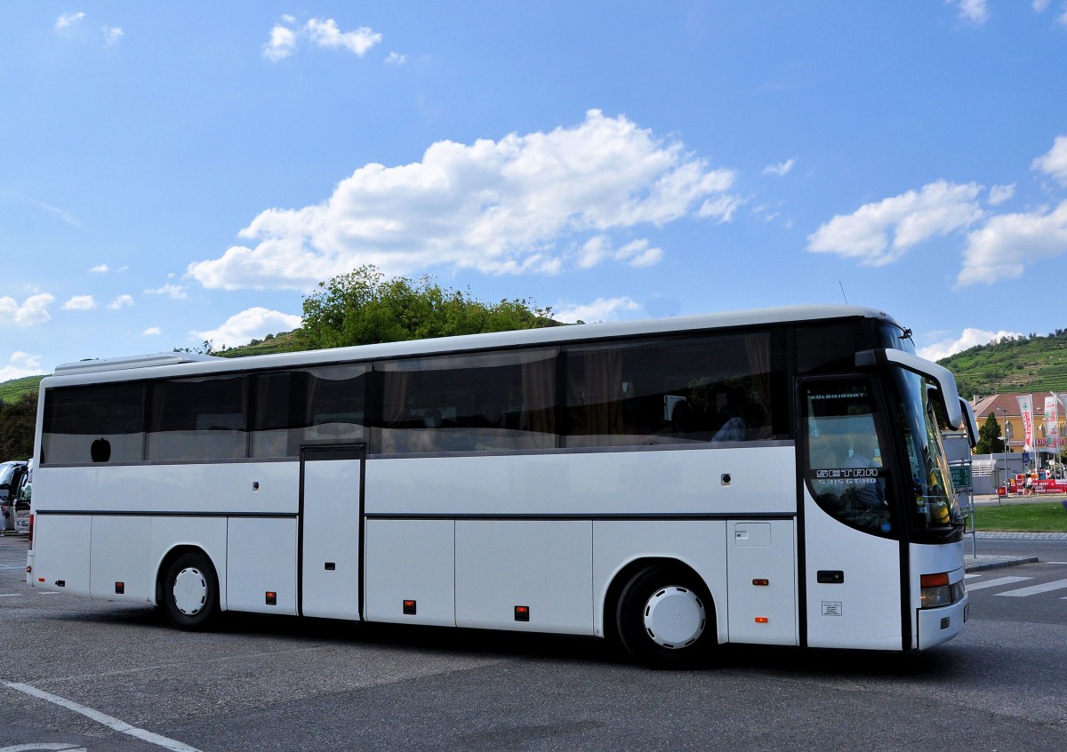 SETRA 315 GT-HD aus Ungarn im Juli 2013 in Krems.