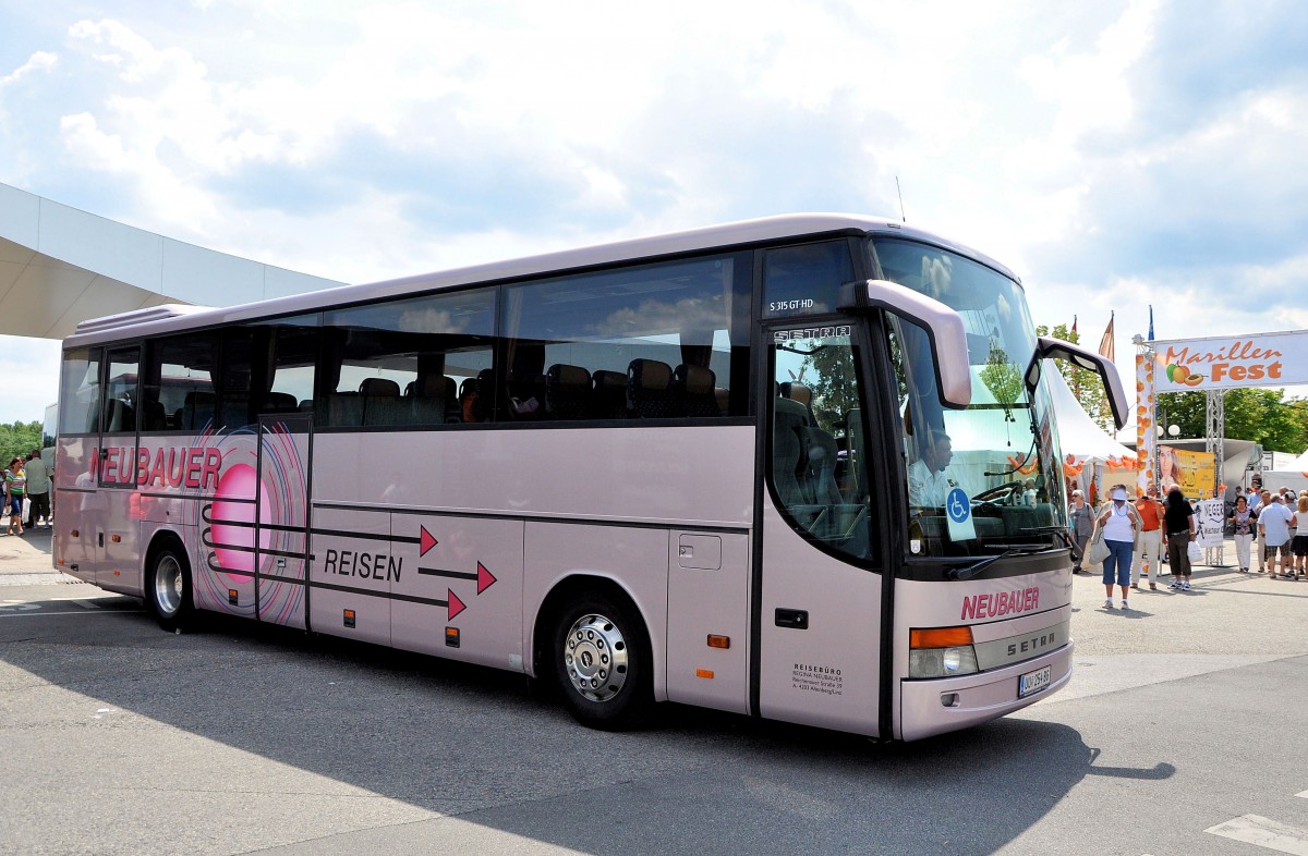 SETRA 315 GT-HD von NEUBAUER Reisen / sterreich im Juli 2013 in Krems an der Donau.