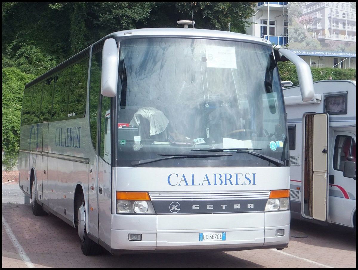 Setra 315 HD von Calabresi aus Italien im Stadthafen Sassnitz.