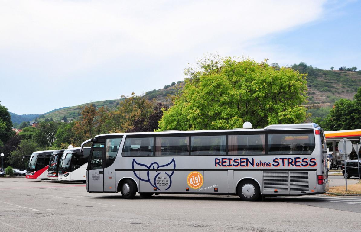 Setra 315 HD von Josef CHALUPAR Reisen aus sterreich 06/2017 in Krems.