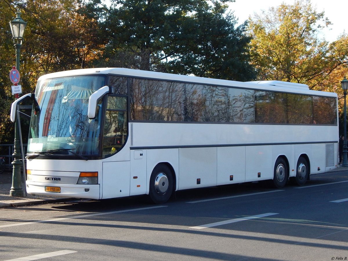 Setra 317 GT-HD aus der Ukraine in Berlin.