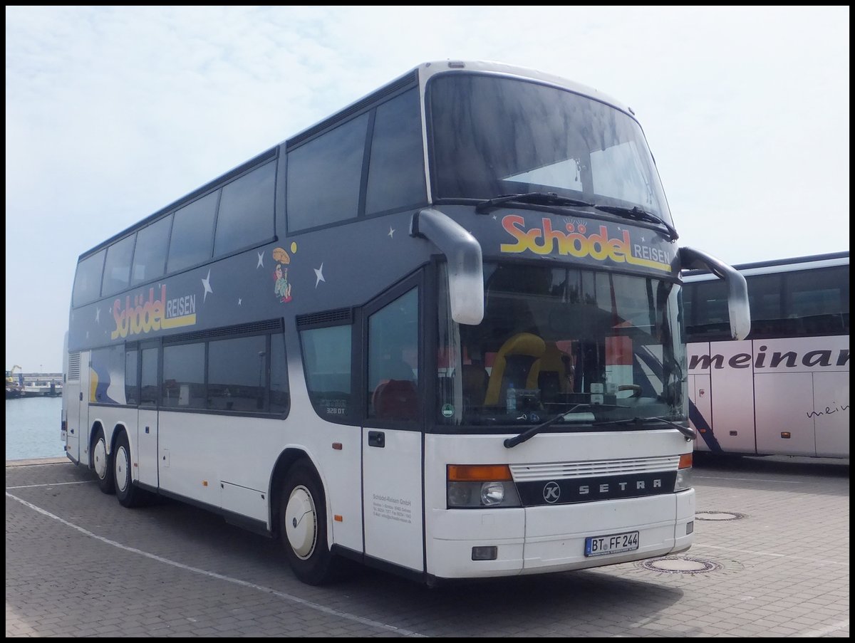 Setra 328 DT von Schödel-Reisen (ex Eurobus ch) aus Deutschland im Stadthafen Sassnitz.