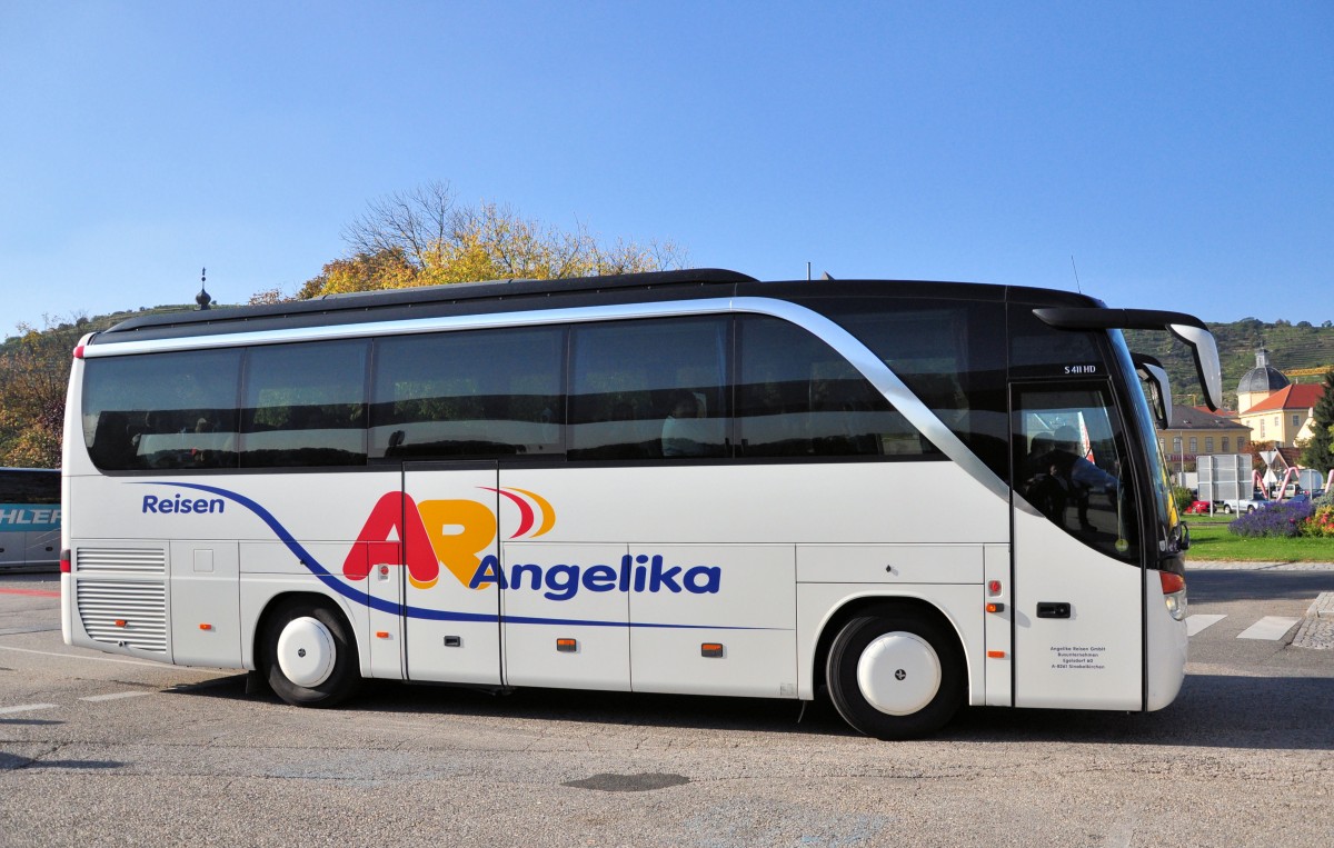 Setra 411 HD von Angelika Reisen / sterreich im Herbst 2013 in Krems.