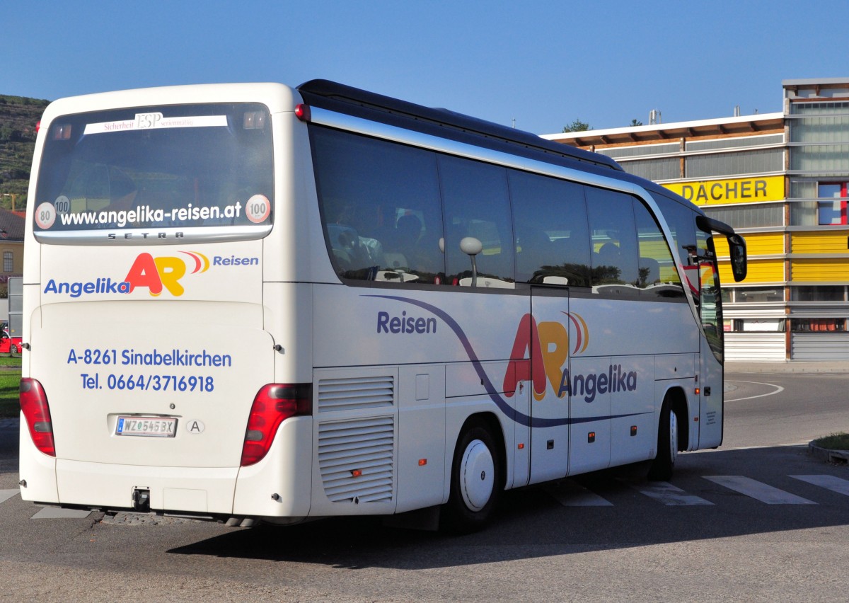 Setra 411 HD von Angelika Reisen / sterreich im Herbst 2013 in Krems.