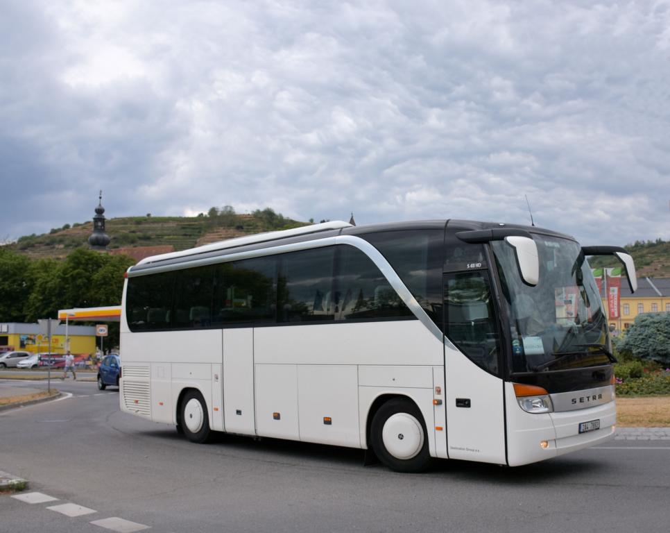 Setra 411 HD aus der CZ 07/2017 in Krems.