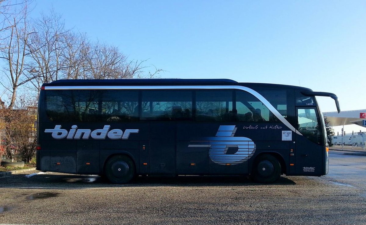 Setra 411 HD von Binder Reisen aus sterreich im Dez. 2017 in Krems.