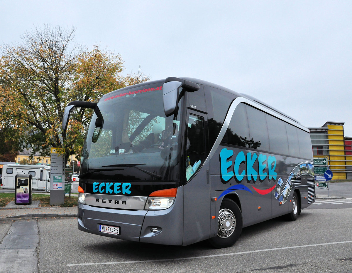 Setra 411 HD von Ecker Reisen aus sterreich in Krems gesehen.