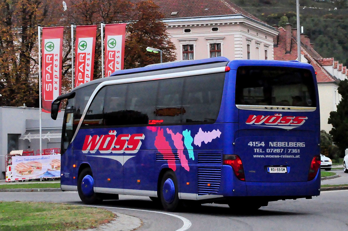 Setra 411 HD von Freidrich Wss aus Obersterreich in Krems unterwegs.