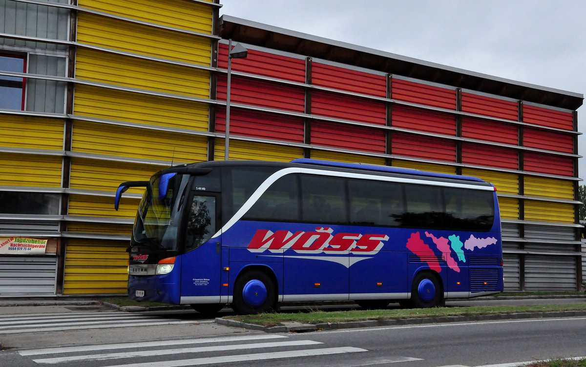 Setra 411 HD von Freidrich Wss aus Obersterreich in Krems unterwegs.