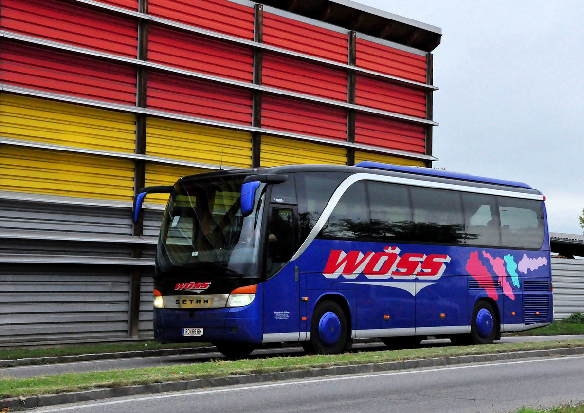 Setra 411 HD von Freidrich Wss aus Obersterreich in Krems unterwegs.