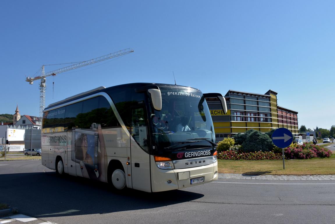 Setra 411 HD von Gerngross Reisen aus sterreich 06/2017 in Krems.