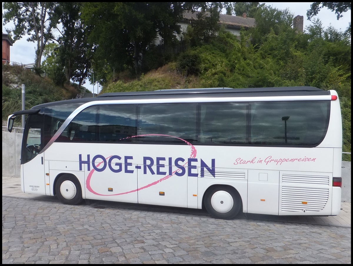 Setra 411 HD von Hoge-Reisen aus Deutschland im Stadthafen Sassnitz.