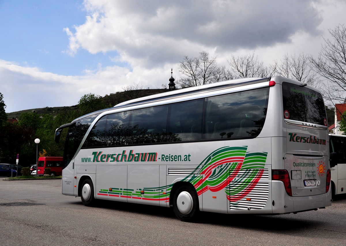 Setra 411 HD von Kerschbaum Reisen aus sterreich am 18.4.2015 in Krems.