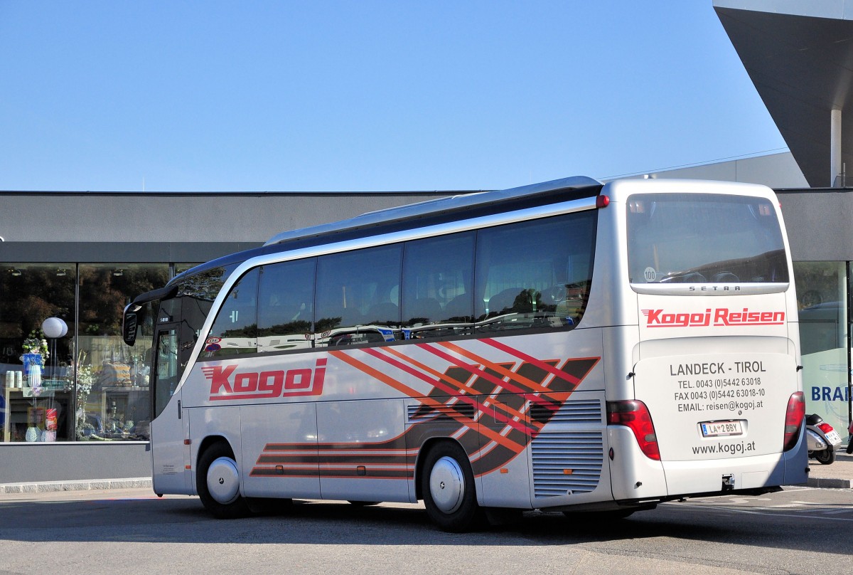 Setra 411 HD von Kogoj aus sterreich im Herbst 2013 in Krems.