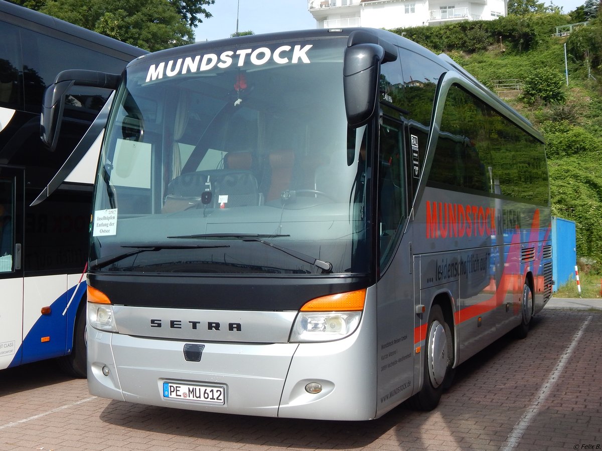 Setra 411 HD von Mundstock aus Deutschland im Stadthafen Sassnitz.