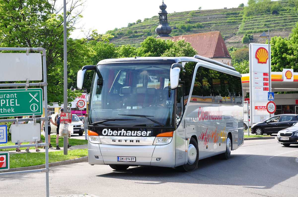 Setra 411 HD von Oberhauser Reisen aus sterreich in Krems gesehen.