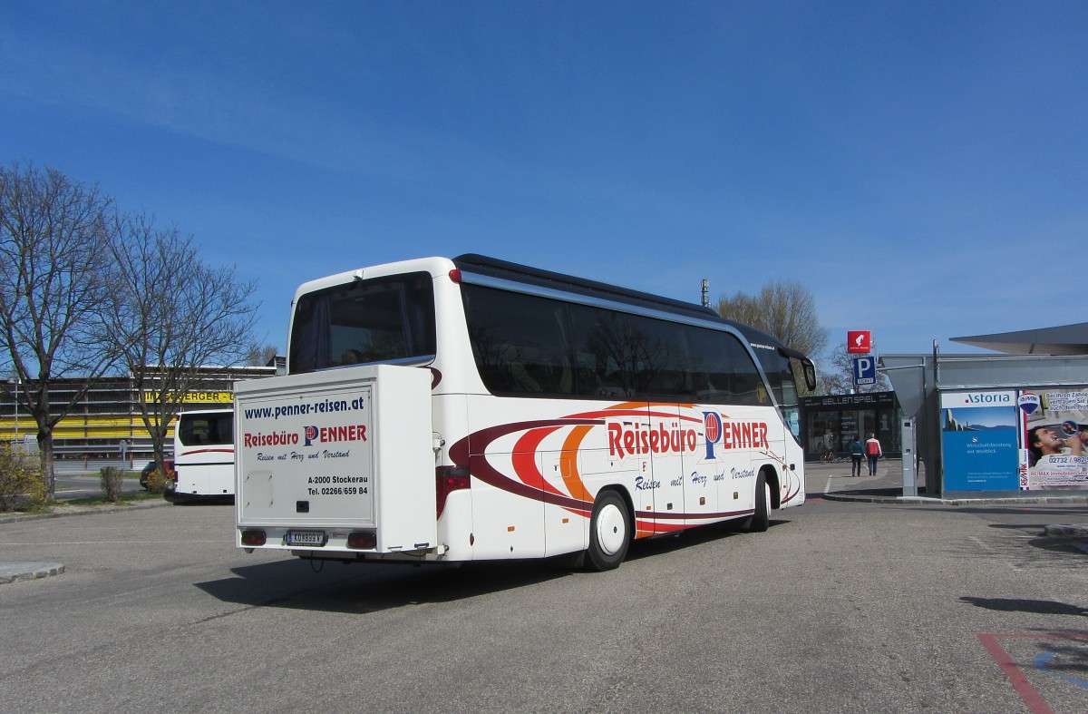 Setra 411 HD vom Reisebro Penner aus Niedersterreich am 14.4.2015 in Krems.