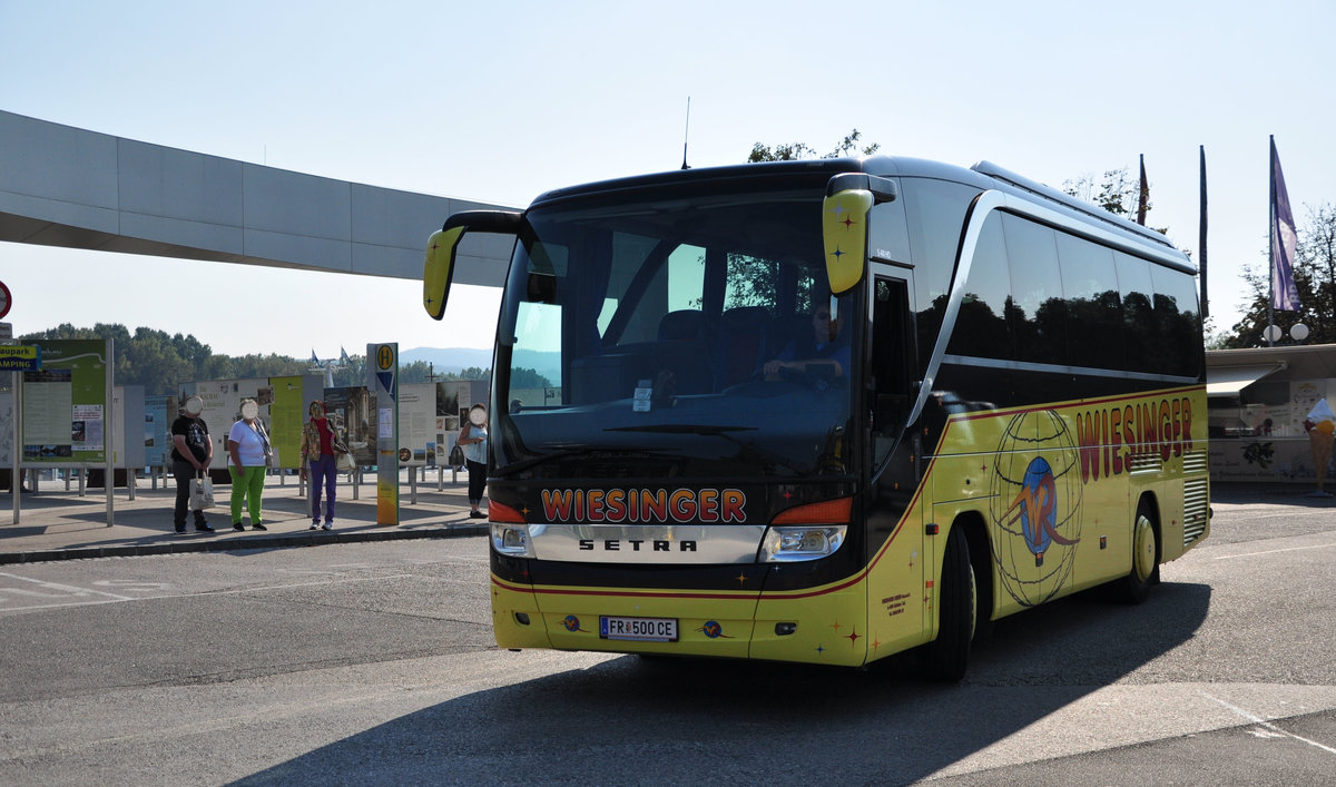 Setra 411 HD von Wiesinger Reisen aus sterreich in Krems.