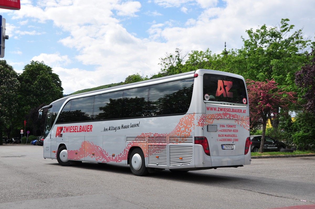 Setra 411 HD von Zwieselbauer Reisen aus sterreich am 17.5.2015 in Krems.