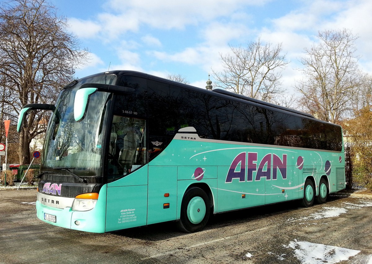 Setra 415 GT-HD von AFAN Reisen aus der BRD am 30.12.2014 in Krems.