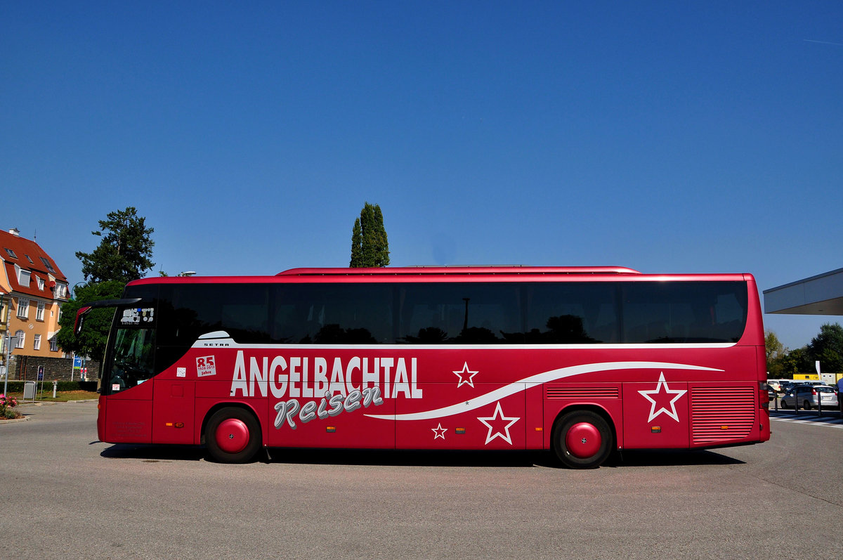 Setra 415 GT-HD von  Angelbachtal Reisen  Hoffmann und Bender aus der BRD in Krems.