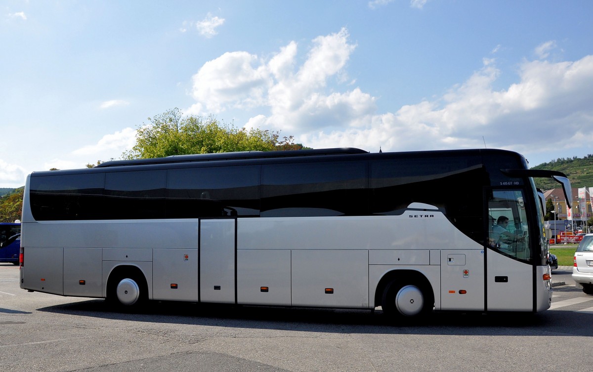 SETRA 415 GT-HD aus sterreich im August 2013 in Krems gesehen.