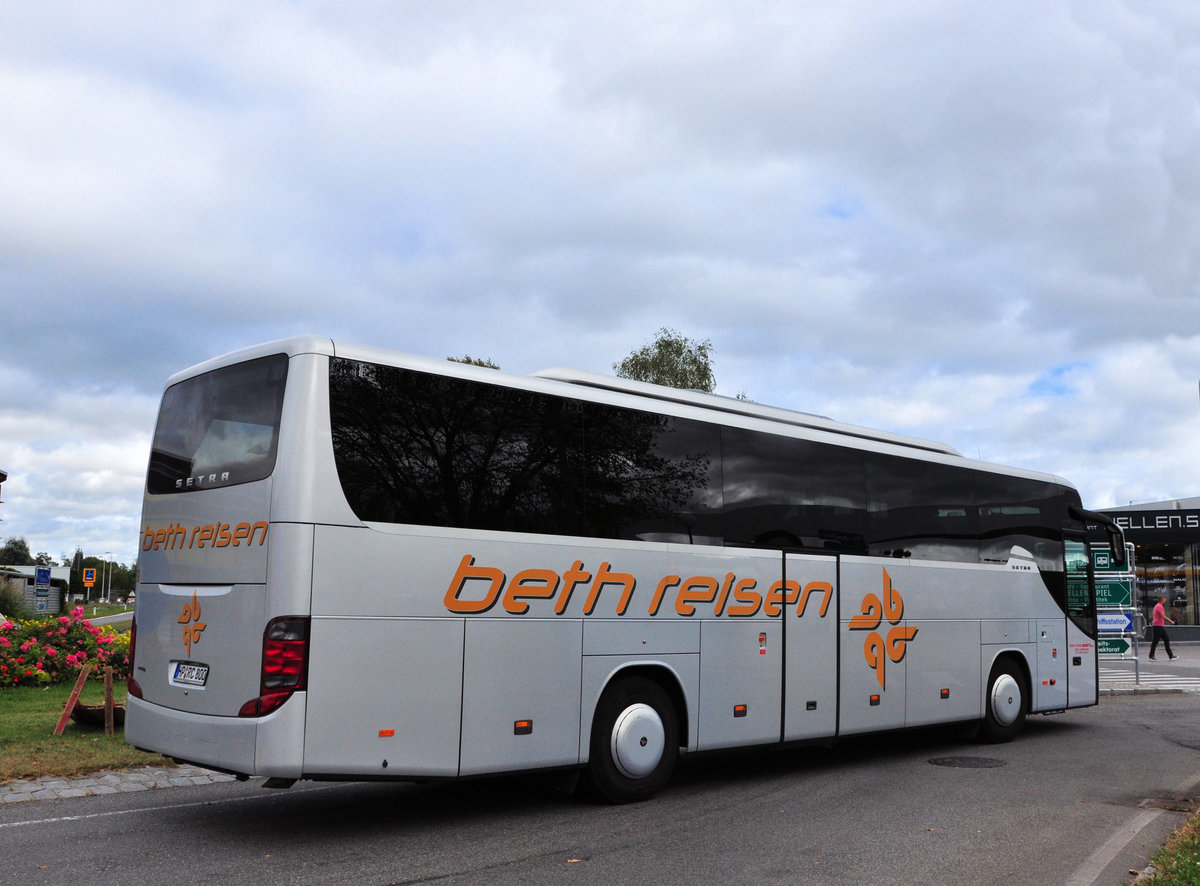 Setra 415 GT-HD von Beth Reisen aus der BRD in Krems.