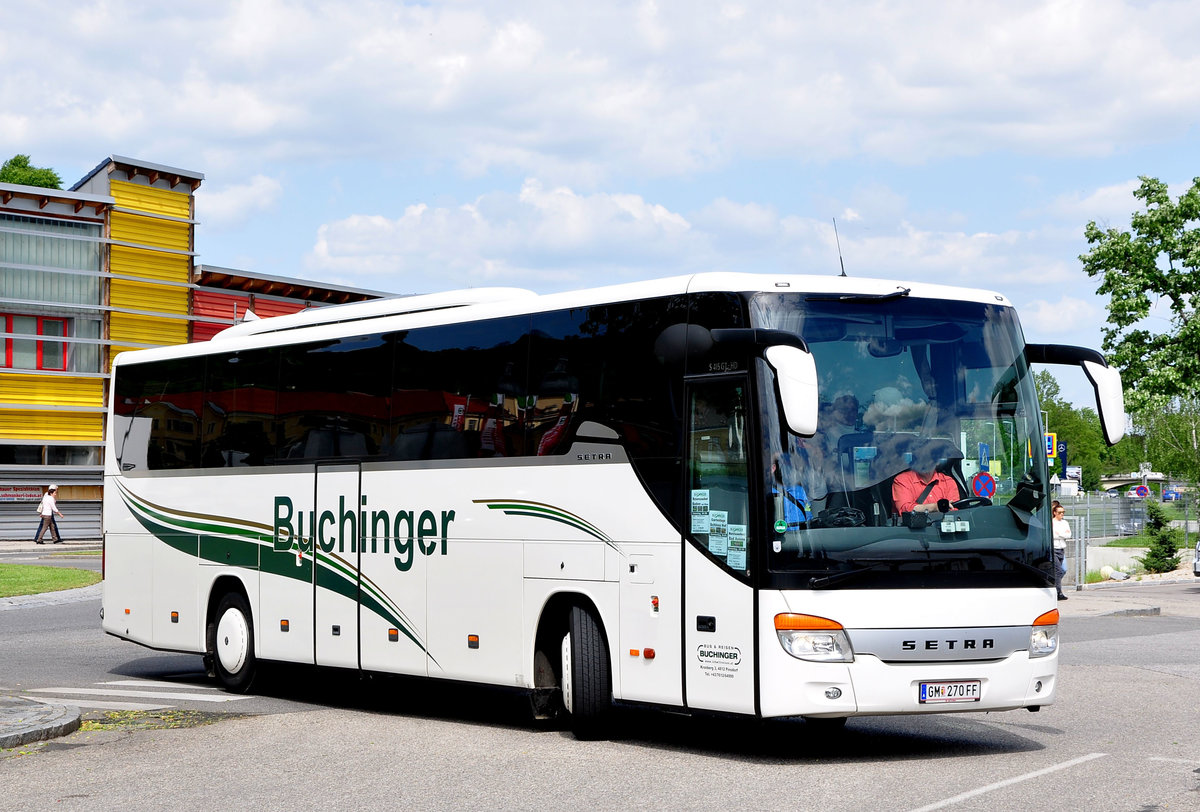 Setra 415 GT-HD von Buchinger Reisen aus sterreich in Krems gesehen.