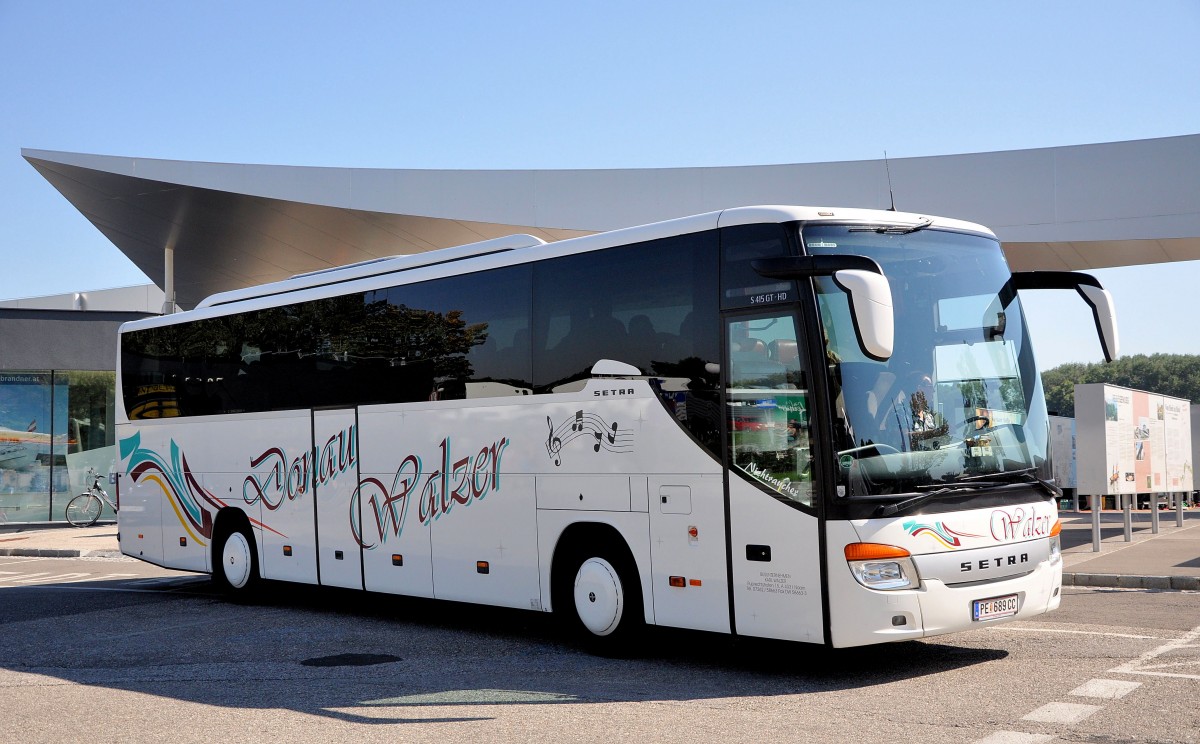 SETRA 415 GT-HD vom Busunternehmer Karl WALZER aus Niedersterreich im September 2013 in Krems.